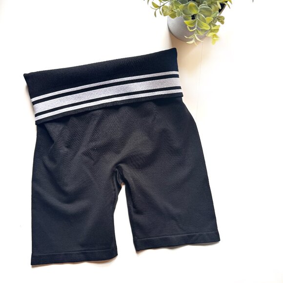PINK Victoria's Secret Black Flip It Reversible Bike Shorts New With Tags Sizes - Picture 2 of 8